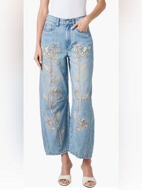🎉LAST PIECE🎉Blank Nyc Embroidered Rose Wide-Leg Blue Jeans